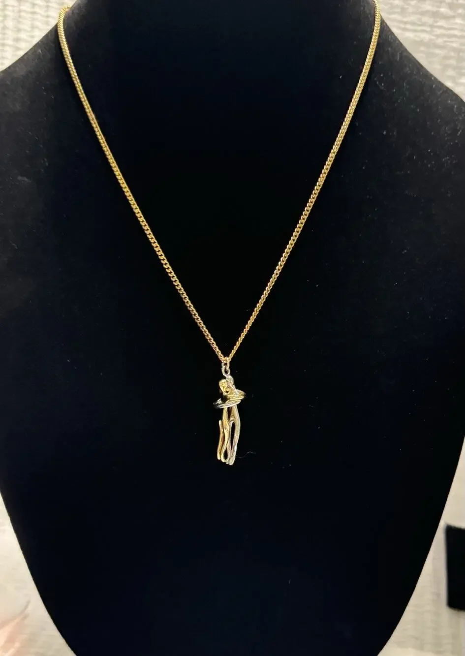 NW/OT Couple Him And Her Man And Women Hug Embrace Couples Necklace Gold Silver